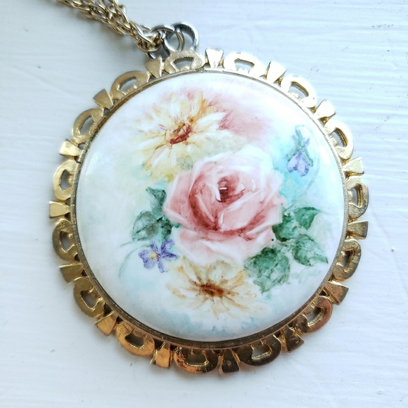Vintage Large Porcelain Floral Pendant Necklace - Picture 12 of 12